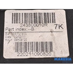 Renault - Megane - Voltage regulator
