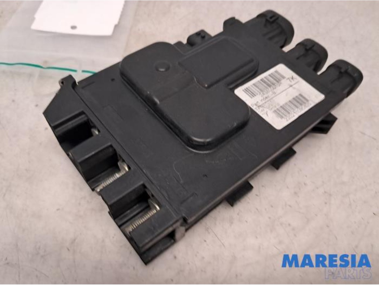 Renault - Megane - Voltage regulator