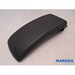 Renault - Megane - Armrest
