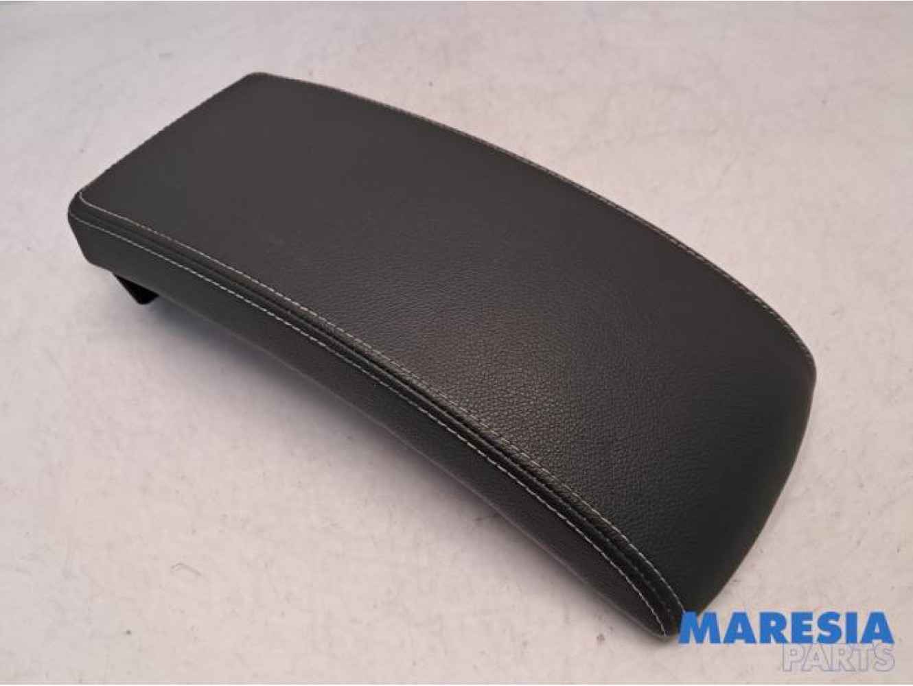Renault - Megane - Armrest