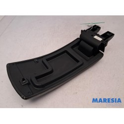 Renault - Megane - Armrest