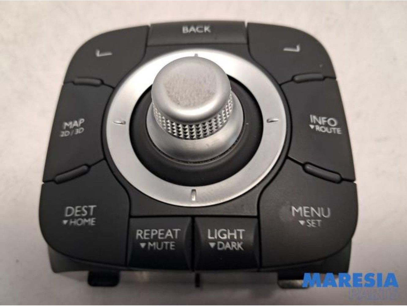 Renault - Megane - Panneau de commandes navigation