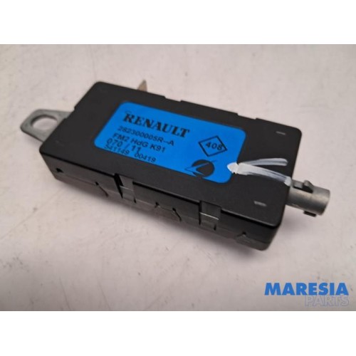 Renault - Megane - Antenne Versterker