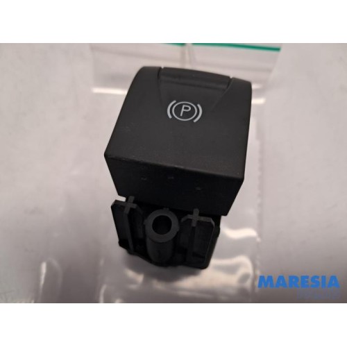 Renault - Megane - Parking brake switch
