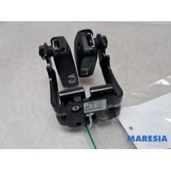 Renault - Megane - Rear seatbelt buckle, left