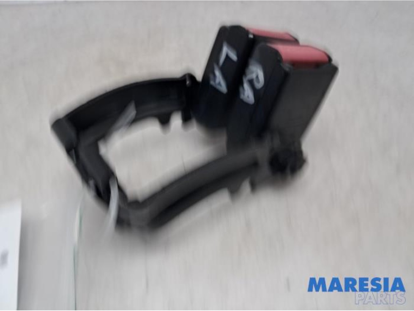 Renault - Megane - Rear seatbelt buckle, left