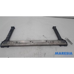 Renault - Grand Scenic - Barre radiateur