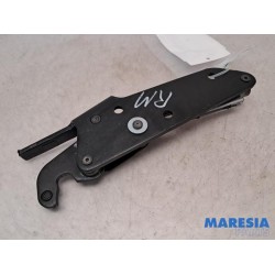 Renault - Megane - Convertible lock