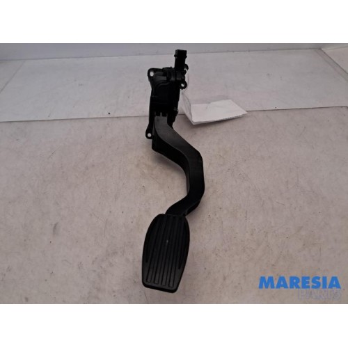 Alfa Romeo - Giulietta - Accelerator pedal