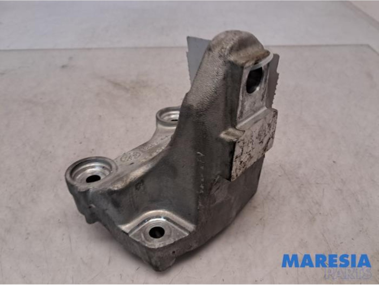 Alfa Romeo - Giulia - Engine mount
