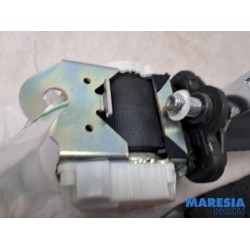 Alfa Romeo - Giulietta - Rear seatbelt, right