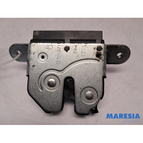 Alfa Romeo - Giulietta - Tailgate lock mechanism