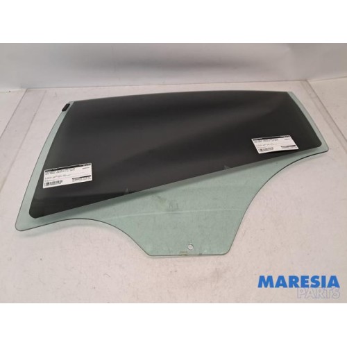 Alfa Romeo - Giulietta - Rear door window 4-door, left