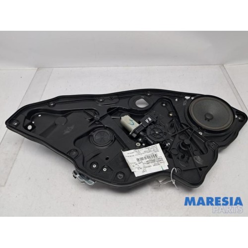 Alfa Romeo - Giulietta - Rear door window mechanism 4-door, right