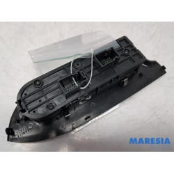Alfa Romeo - Giulietta - Multi-functional window switch