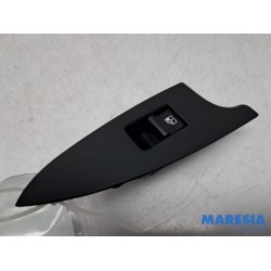 Alfa Romeo - Giulietta - Electric window switch