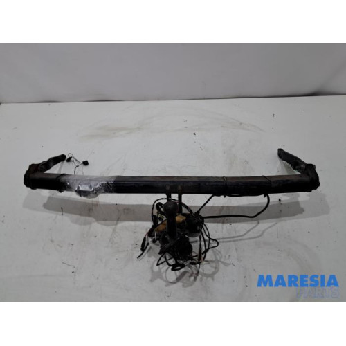 Renault - Grand Scenic - Towbar