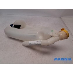 Renault - Megane - Front windscreen washer reservoir