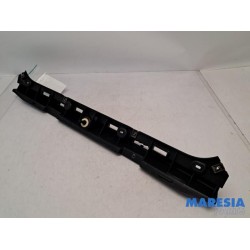 Renault - Megane - Rear bumper bracket central