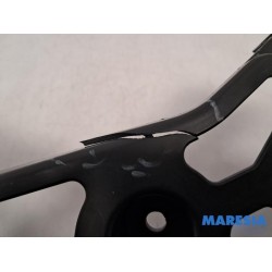Renault - Megane - Rear bumper bracket central