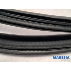 Alfa Romeo - Giulia - Portierrubber 4Deurs links-voor