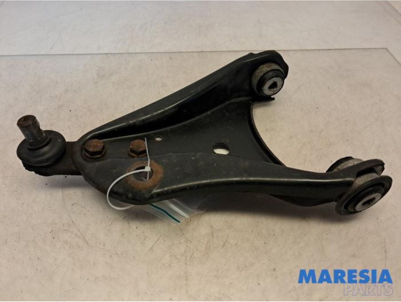 Renault - Twingo - Front lower wishbone, left