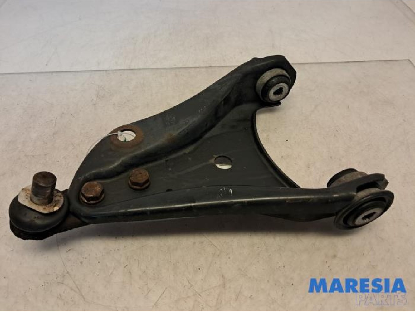 Renault - Twingo - Front lower wishbone, right