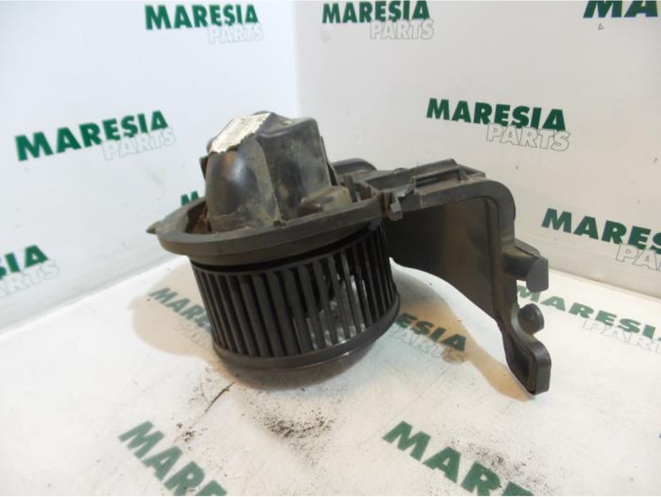 Renault - Clio - Heating and ventilation fan motor
