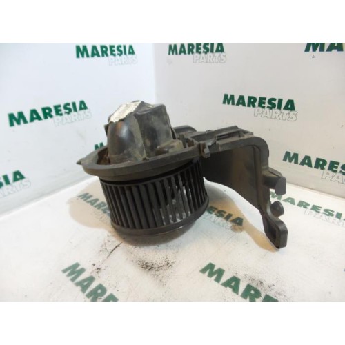 Renault - Clio - Heating and ventilation fan motor