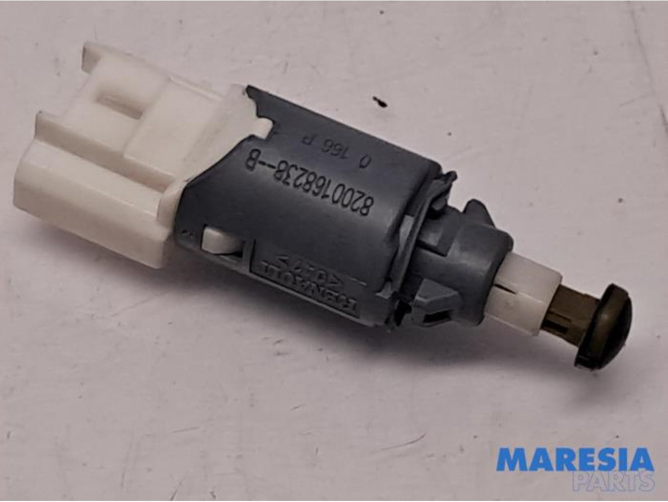 Renault - Twingo - Brake light switch