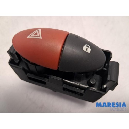 Renault - Twingo - Panic lighting switch