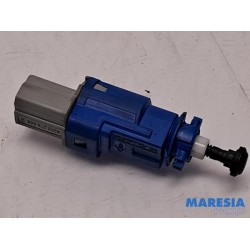 Renault - Twingo - Clutch switch