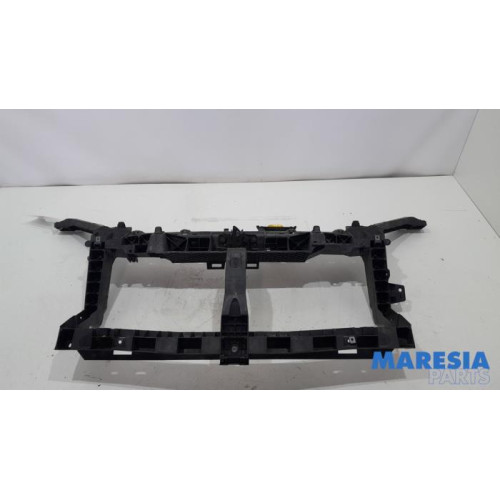 Renault - Trafic - Frontpaneel