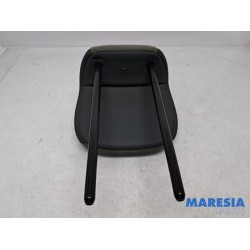Renault - Twingo - Headrest