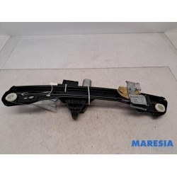Alfa Romeo - Giulia - Rear door window mechanism 4-door, right