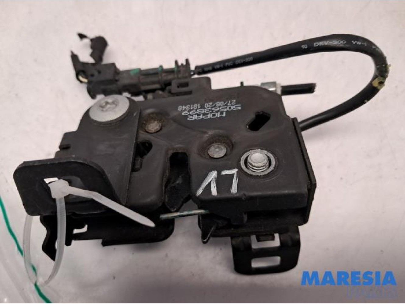 Alfa Romeo - Giulia - Bonnet lock mechanism