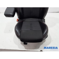 Alfa Romeo - Giulietta - Stoel links