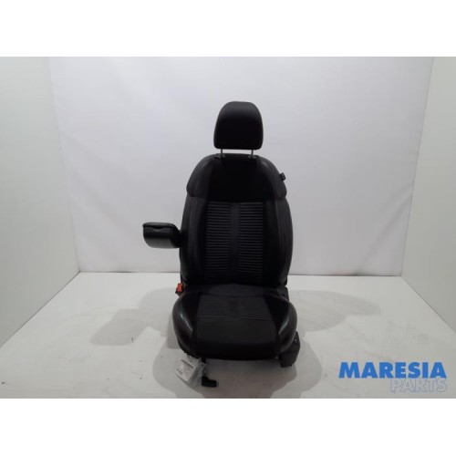 Alfa Romeo - Giulietta - Seat, left