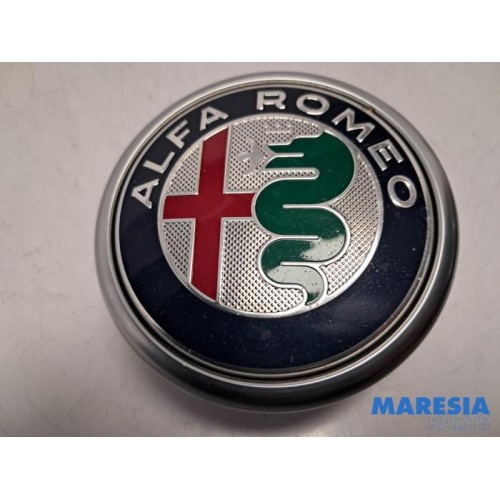 Alfa Romeo - Giulia - Embleem