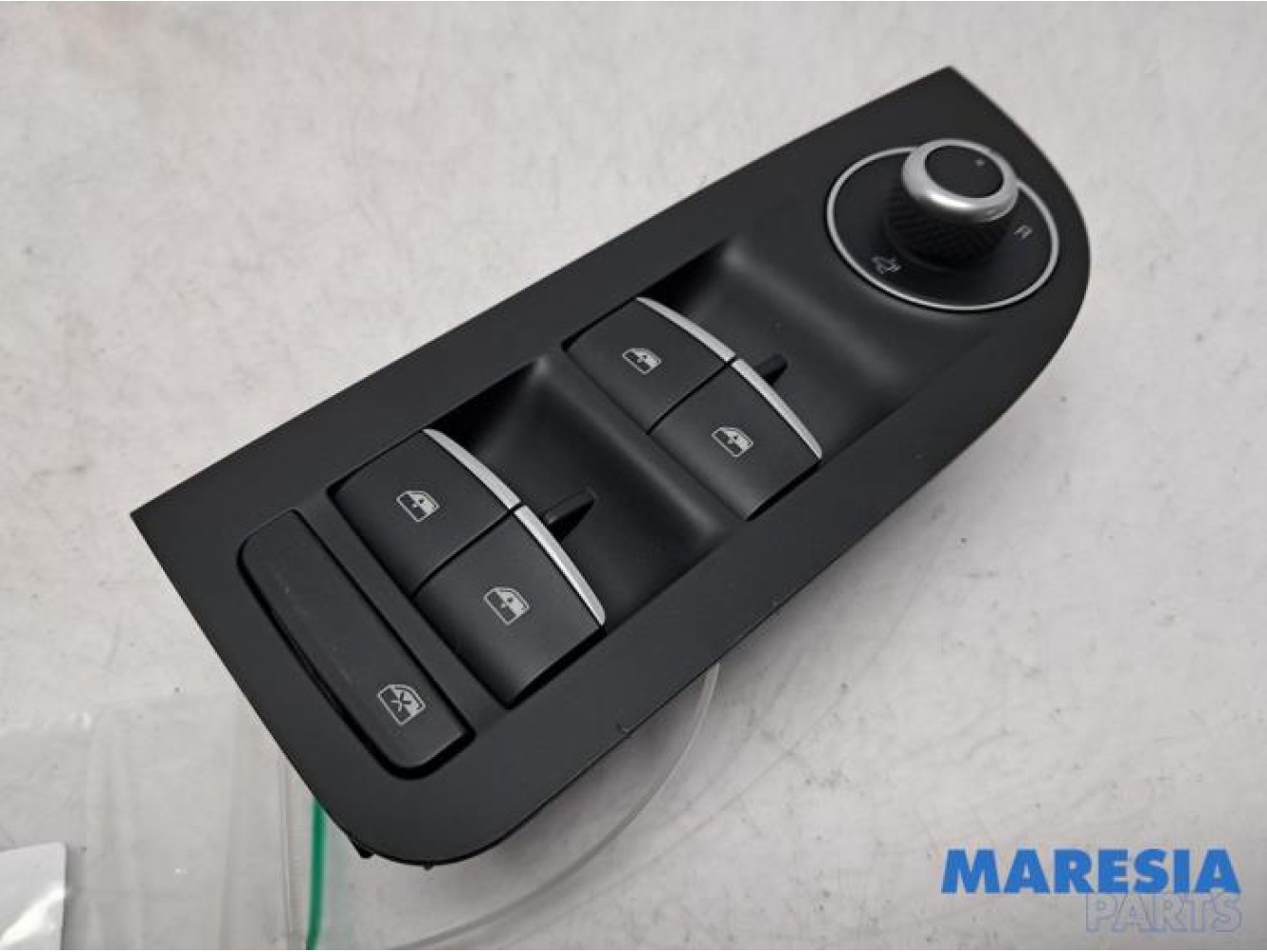 Alfa Romeo - Giulia - Multi-functional window switch