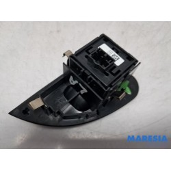 Alfa Romeo - Giulia - Electric window switch
