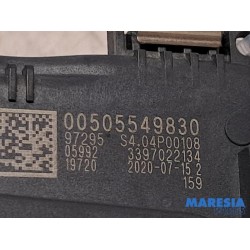 Alfa Romeo - Giulia - Front wiper motor