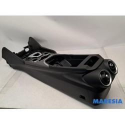 Alfa Romeo - Giulia - Middle console