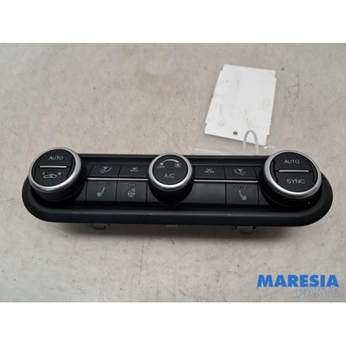 Alfa Romeo - Giulia - Heater control panel