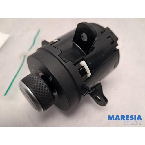 Alfa Romeo - Giulia - Switch (miscellaneous)