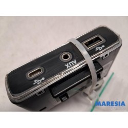 Alfa Romeo - Giulia - AUX/USB aansluiting