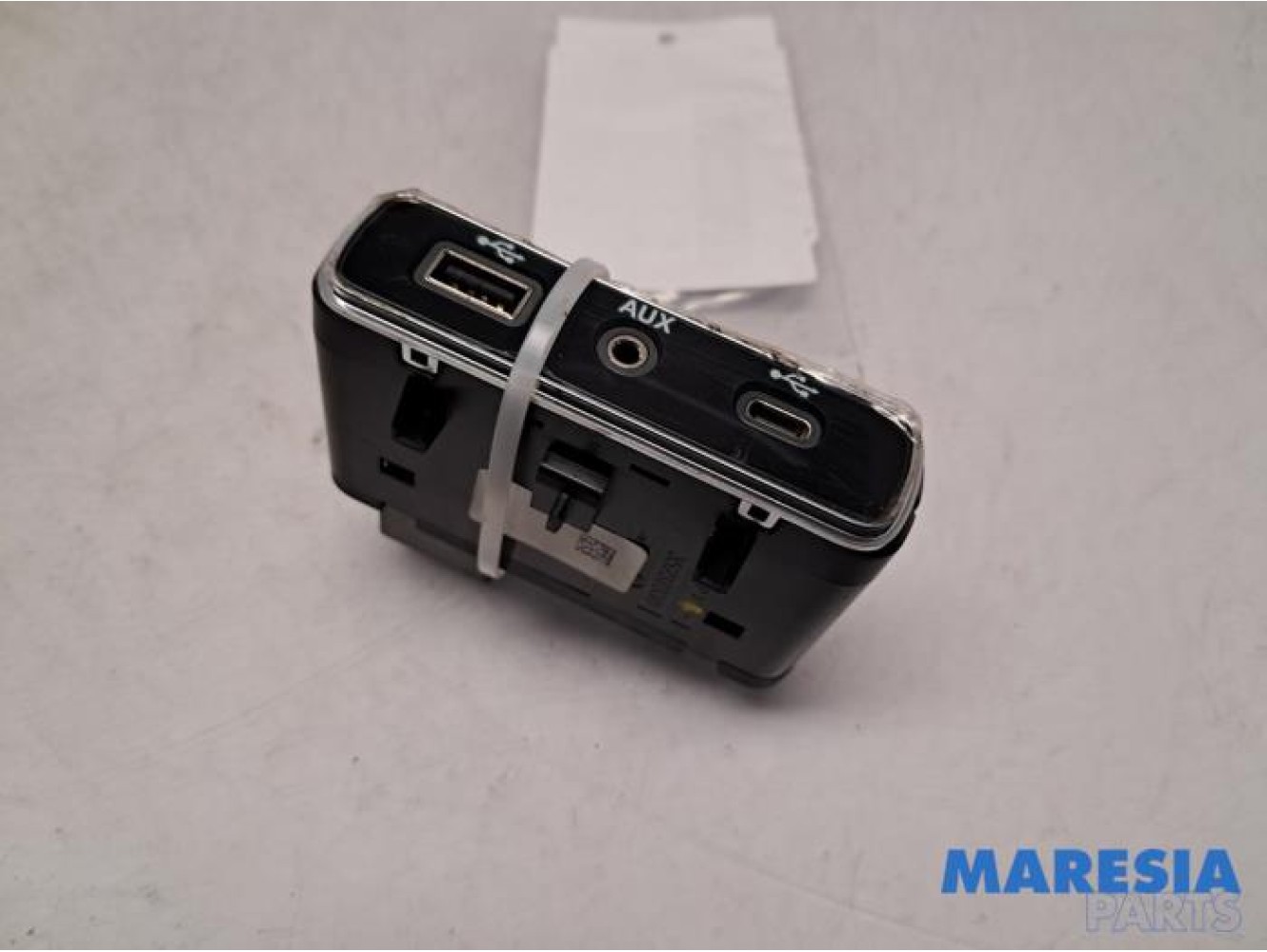 Alfa Romeo - Giulia - AUX/USB aansluiting