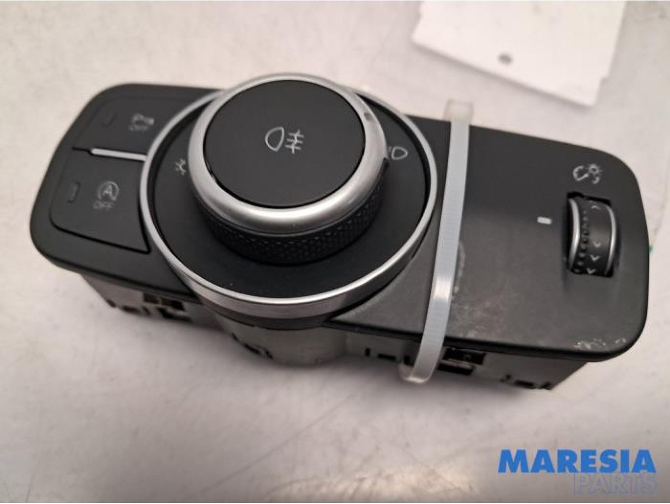 Alfa Romeo - Giulia - Light switch