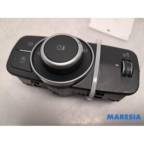 Alfa Romeo - Giulia - Light switch