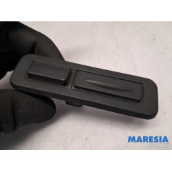Alfa Romeo - Giulia - Tailgate switch